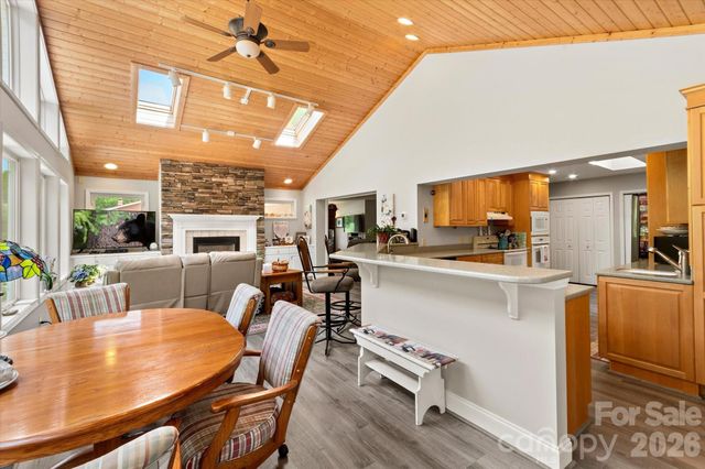 12 Highlander Lane, Hendersonville, NC 28792
