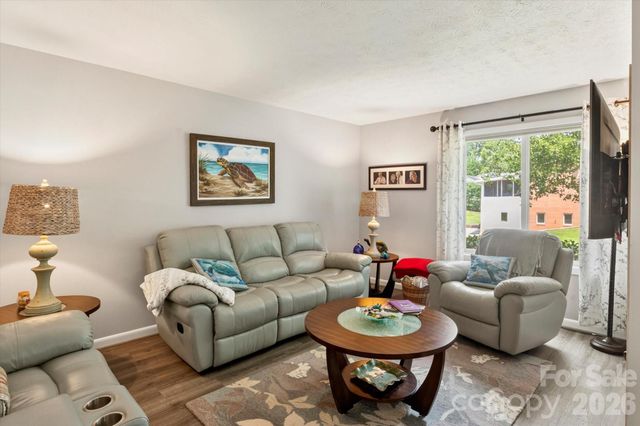 12 Highlander Lane, Hendersonville, NC 28792