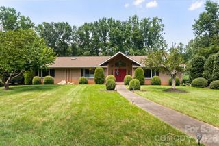 12 Highlander Lane, Hendersonville, NC 28792