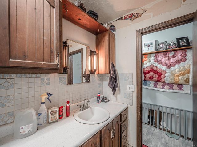2311 Lashbrook Road, Boonville, IN 47601