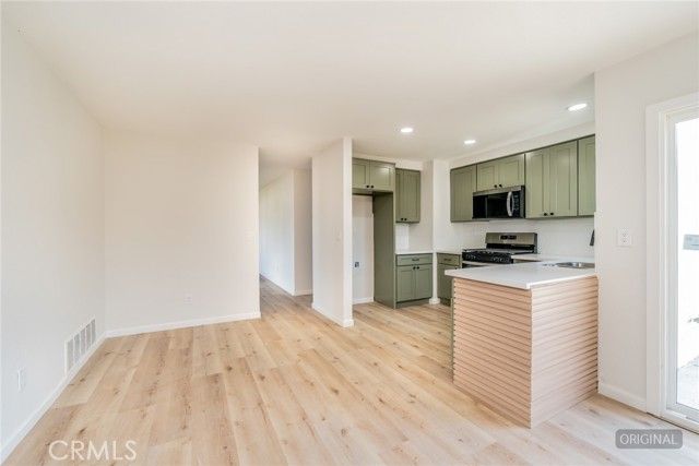 3048 Strassbourg Drive, Riverside, CA 92504