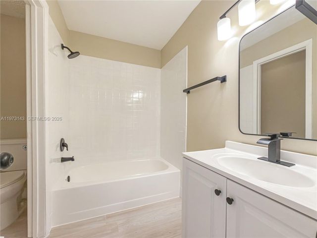 929 S Hamilton Dr 929E, Homestead, FL 33034