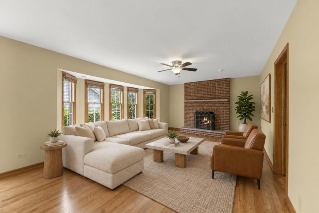 1N145 Glenrise Court, Glen Ellyn, IL 60137