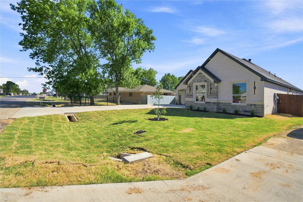 1606 Avenue C, Grand Prairie, TX 75051 — photo 3