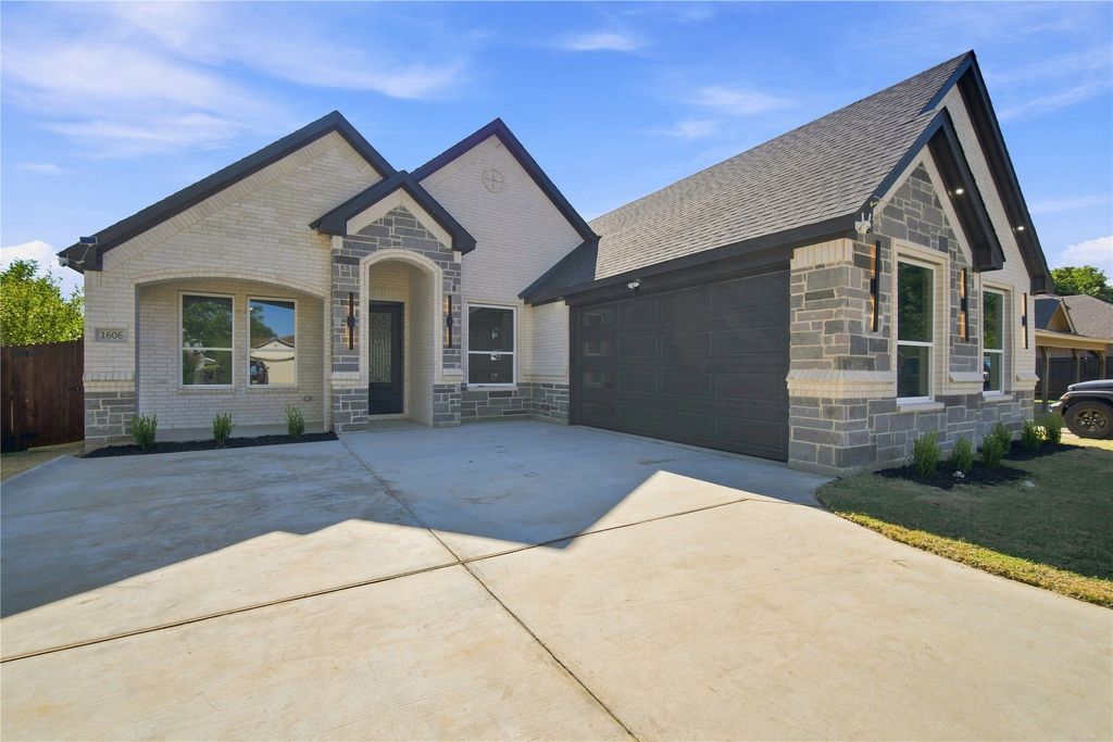 1606 Avenue C, Grand Prairie, TX 75051 — photo 4