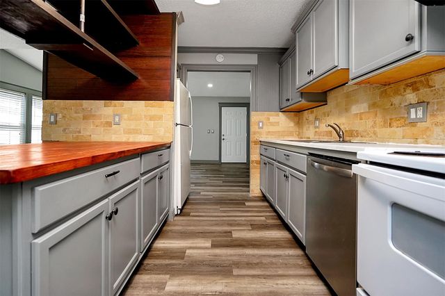 10 Carol Court A, Brookshire, TX 77423