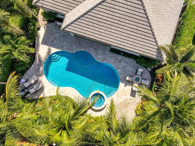 217 Shores Pointe Drive, Jupiter, FL 33458