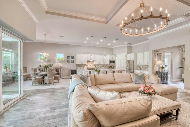 217 Shores Pointe Drive, Jupiter, FL 33458