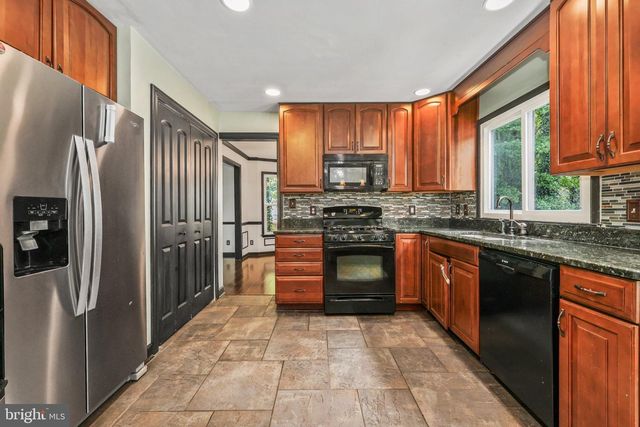 11512 BEND BOW DR, Fredericksburg, VA 22407