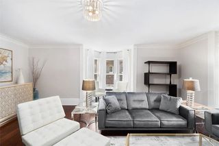 77 Coggeshall Avenue N, Newport, RI 02840