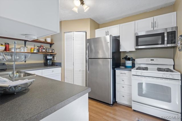 18 56th Street, Yankeetown, FL 34498