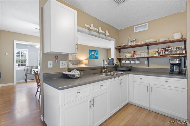 18 56th Street, Yankeetown, FL 34498