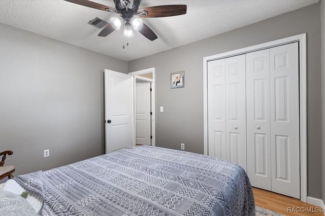 18 56th Street, Yankeetown, FL 34498