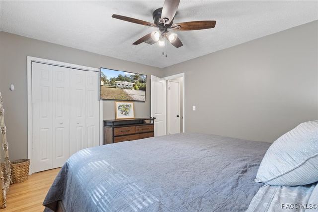 18 56th Street, Yankeetown, FL 34498