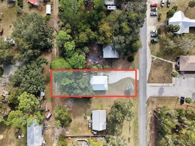 18 56th Street, Yankeetown, FL 34498