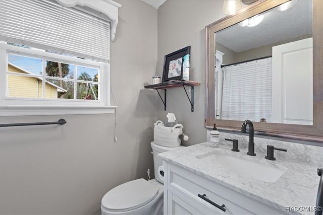 18 56th Street, Yankeetown, FL 34498