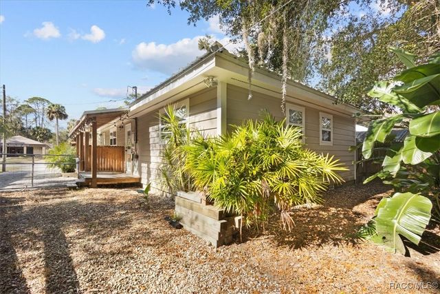 18 56th Street, Yankeetown, FL 34498