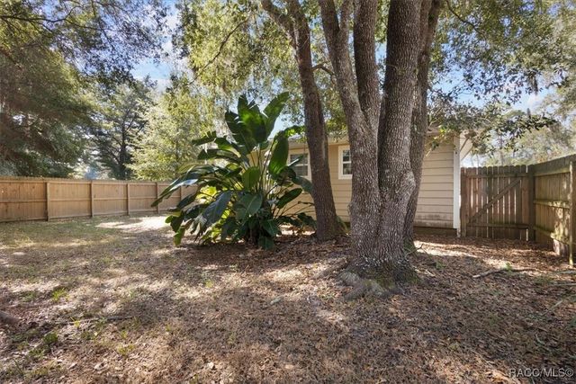 18 56th Street, Yankeetown, FL 34498