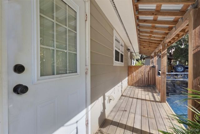 18 56th Street, Yankeetown, FL 34498