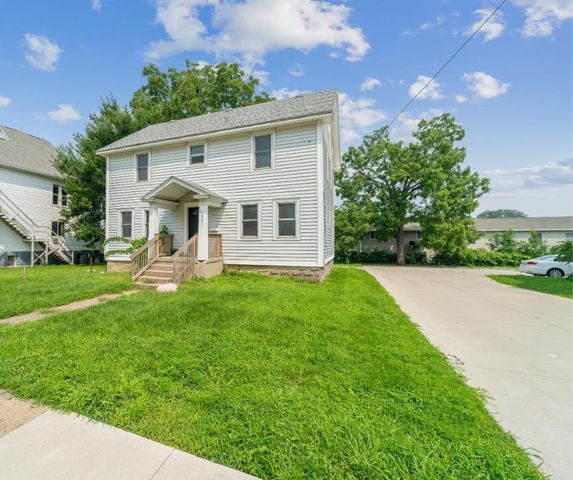 1021 W 22nd Street, Cedar Falls, IA 50613