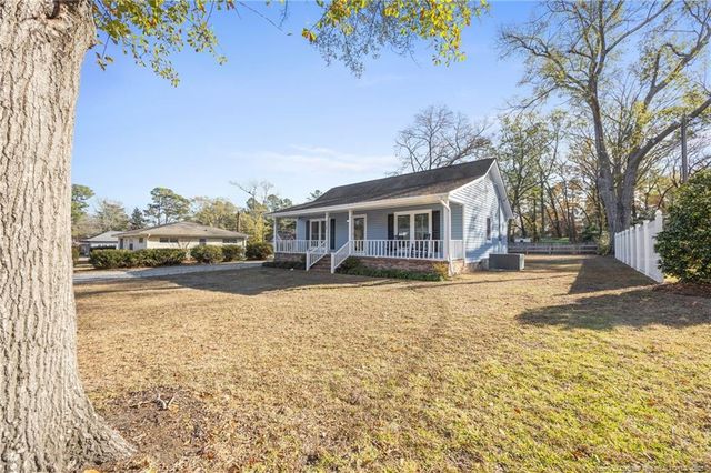 312 E Donaldson Avenue, Raeford, NC 28376