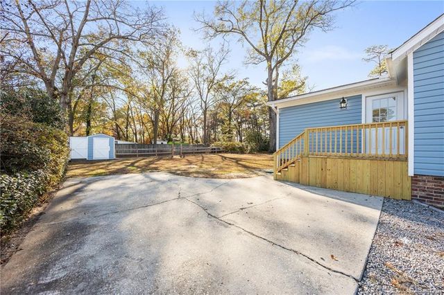 312 E Donaldson Avenue, Raeford, NC 28376