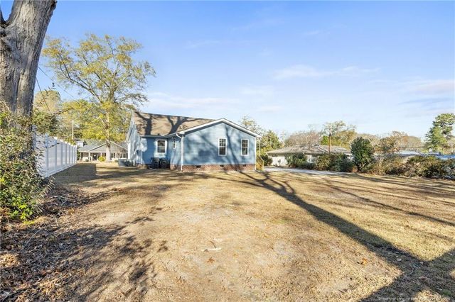 312 E Donaldson Avenue, Raeford, NC 28376