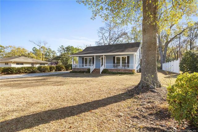 312 E Donaldson Avenue, Raeford, NC 28376