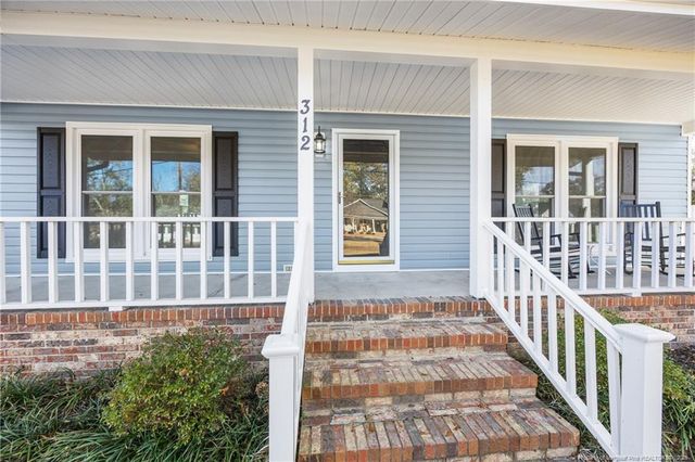 312 E Donaldson Avenue, Raeford, NC 28376