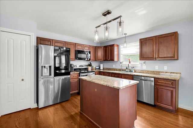 760 Pembroke Drive, Saline City, MI 48176