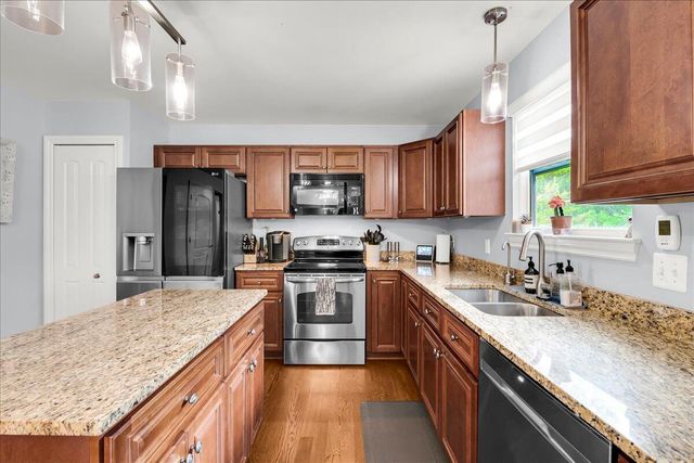 760 Pembroke Drive, Saline City, MI 48176
