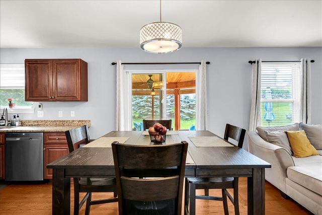 760 Pembroke Drive, Saline City, MI 48176