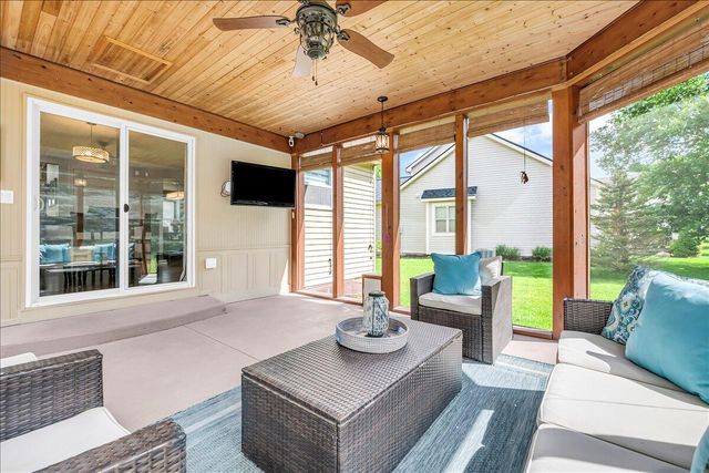 760 Pembroke Drive, Saline City, MI 48176