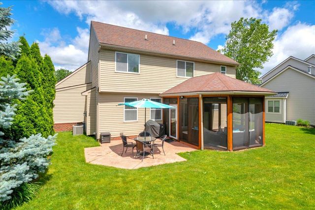 760 Pembroke Drive, Saline City, MI 48176