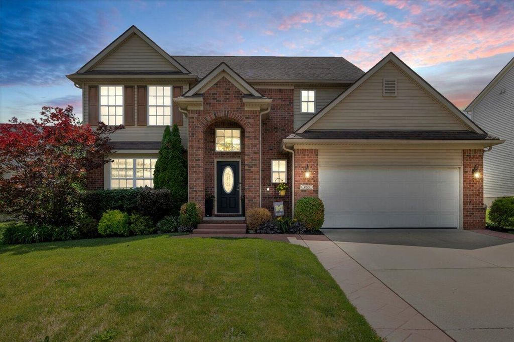 760 Pembroke Drive, Saline City, MI 48176