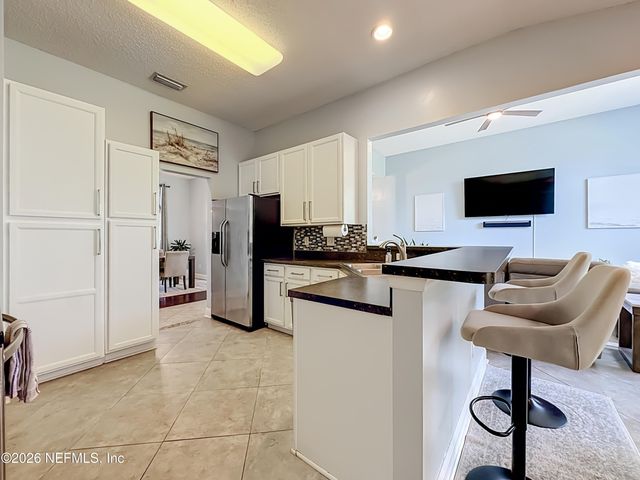 12750 DUNNS VIEW Drive, Jacksonville, FL 32218