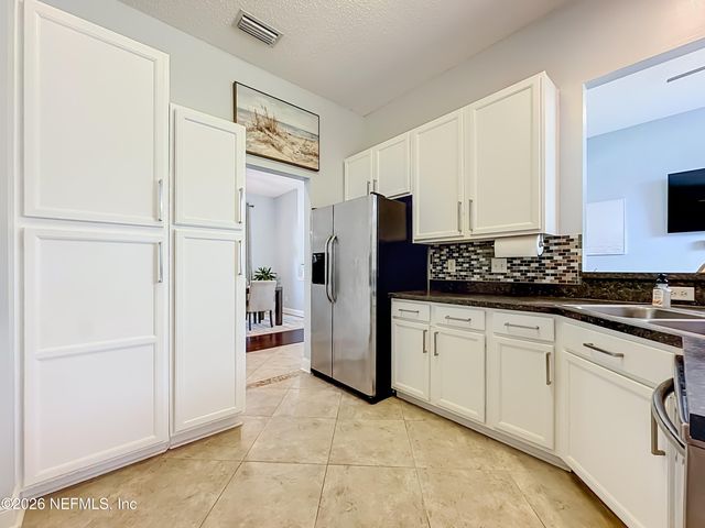 12750 DUNNS VIEW Drive, Jacksonville, FL 32218