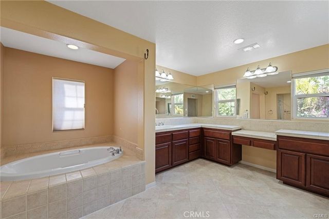 8634 Hunt Canyon Road, Corona, CA 92883