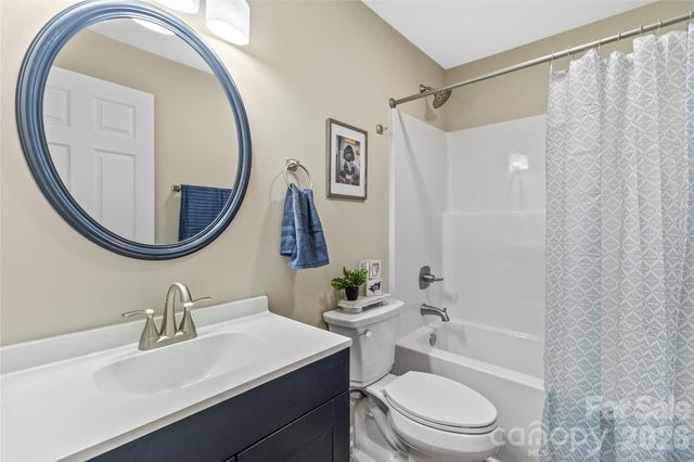109 W Poplar Street W, Stanley, NC 28164