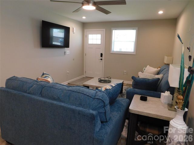 109 W Poplar Street W, Stanley, NC 28164