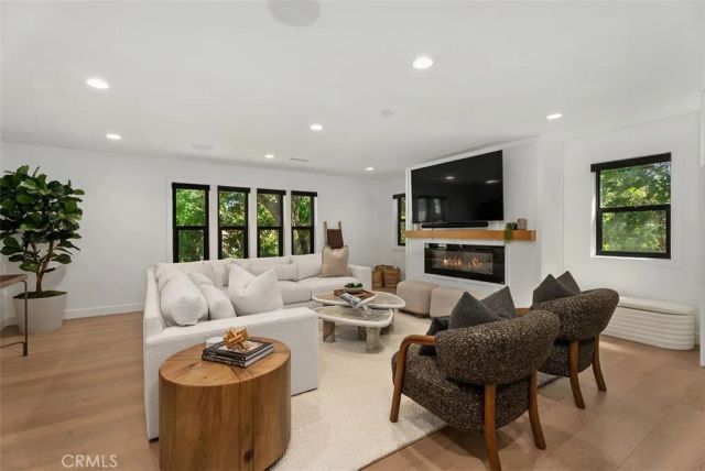 25111 Buckboard Lane, Laguna Hills, CA 92653