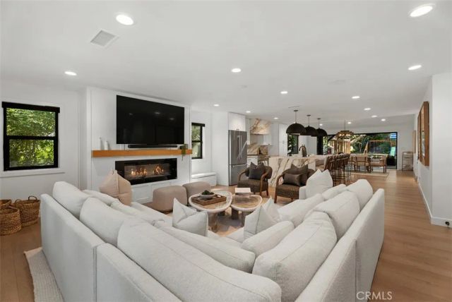 25111 Buckboard Lane, Laguna Hills, CA 92653