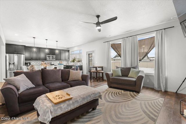 908 E Allenby CT, Post Falls, ID 83854