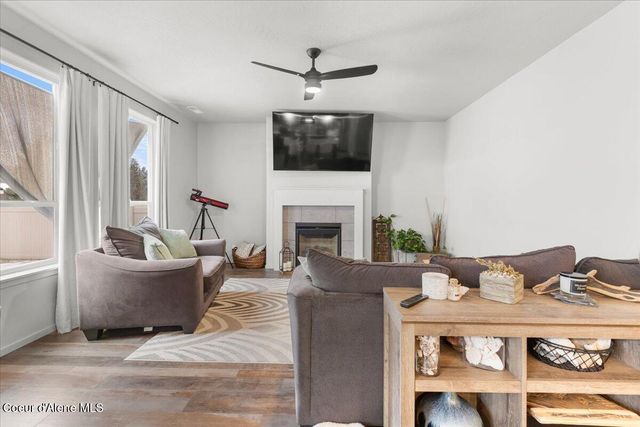 908 E Allenby CT, Post Falls, ID 83854