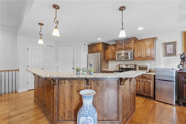 15416 Juniper Lane, Basehor, KS 66007