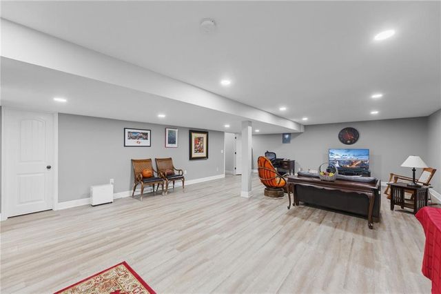 15416 Juniper Lane, Basehor, KS 66007