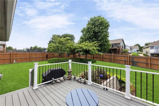 15416 Juniper Lane, Basehor, KS 66007