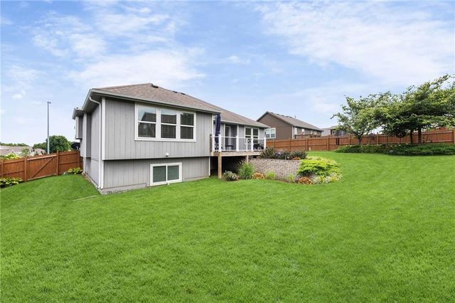 15416 Juniper Lane, Basehor, KS 66007