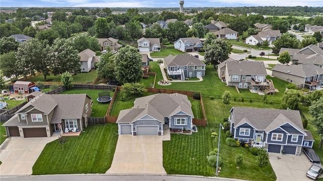 15416 Juniper Lane, Basehor, KS 66007