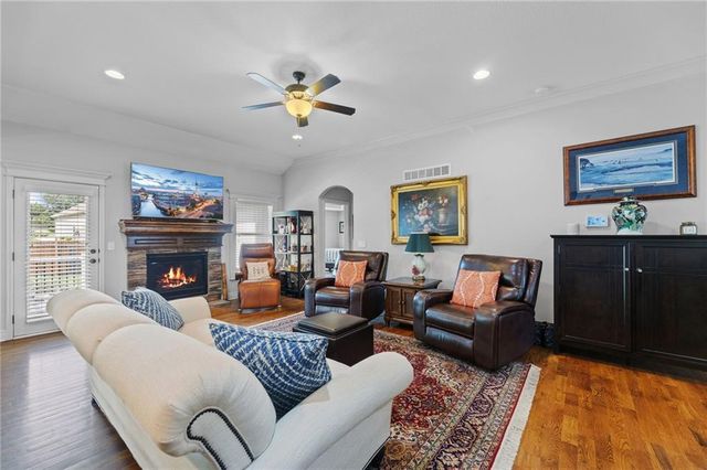 15416 Juniper Lane, Basehor, KS 66007